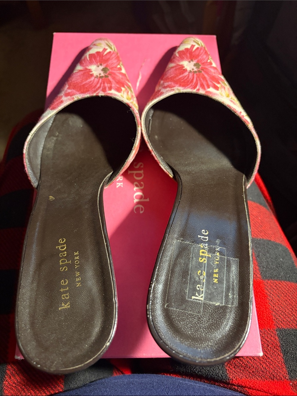 kate spade Pink Floral Pointed-Toe Slip-On Mules with matching bag. - Picture 6 of 8